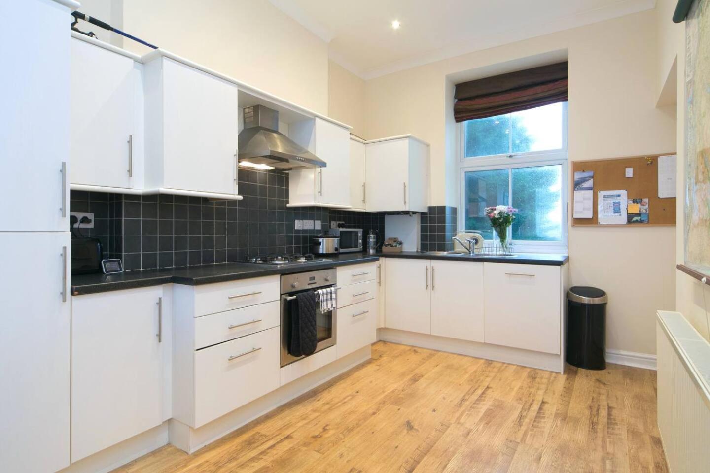 פוולהלי Pass The Keys Hafan Stylish 2 Bedroom Sea View Apartment מראה חיצוני תמונה