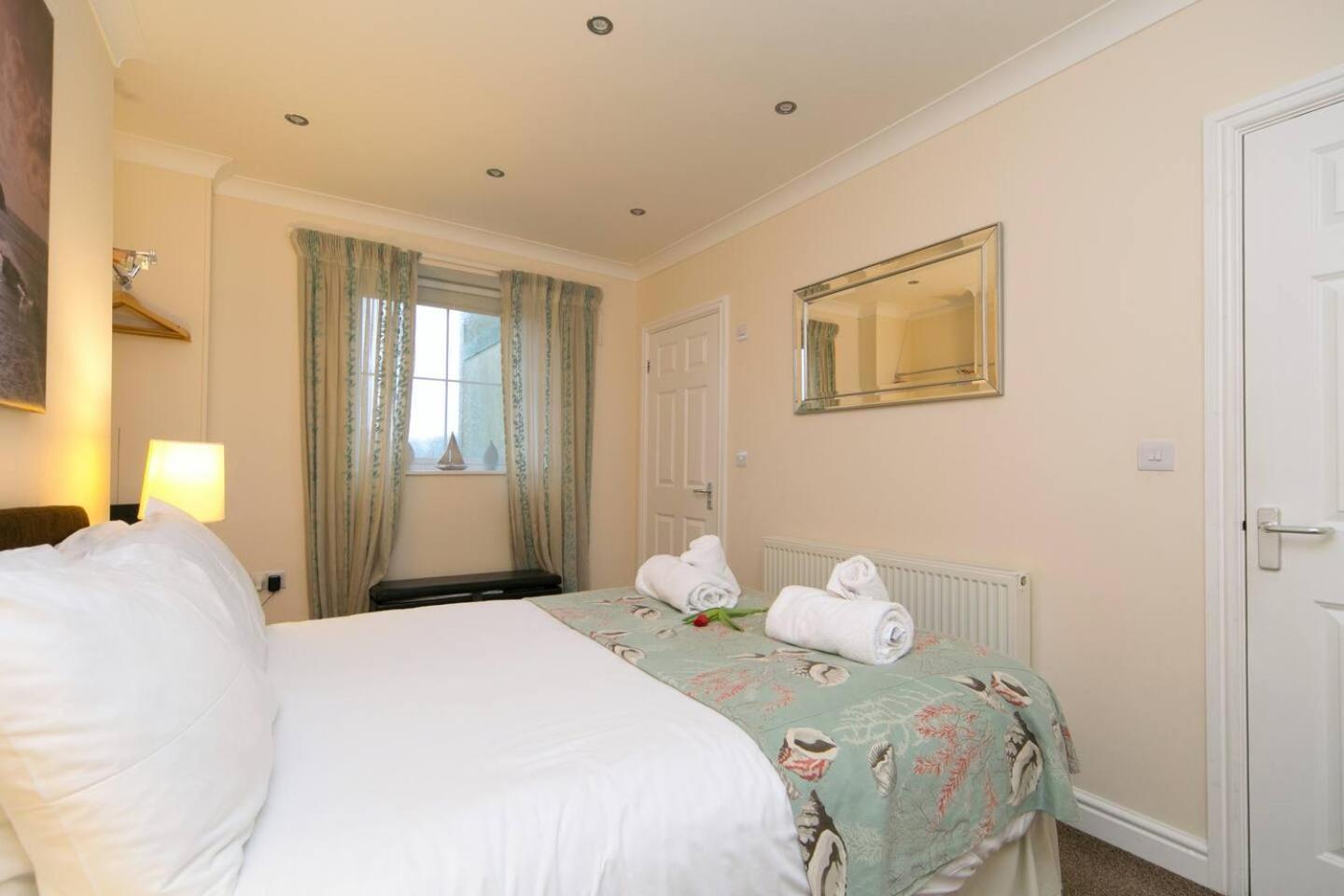 פוולהלי Pass The Keys Hafan Stylish 2 Bedroom Sea View Apartment מראה חיצוני תמונה