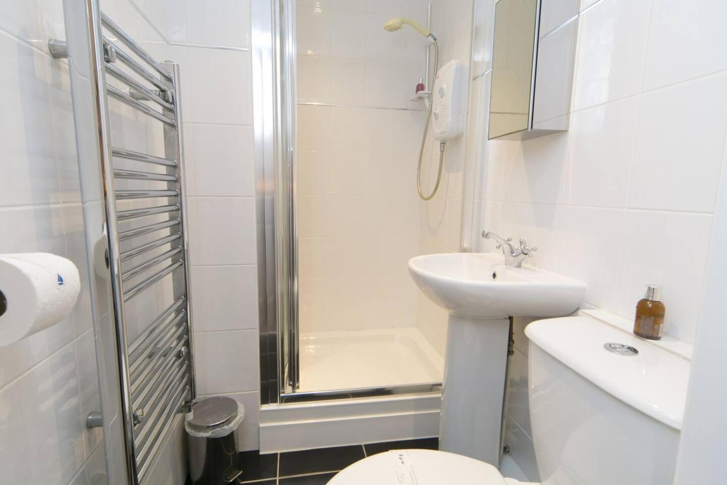 פוולהלי Pass The Keys Hafan Stylish 2 Bedroom Sea View Apartment מראה חיצוני תמונה