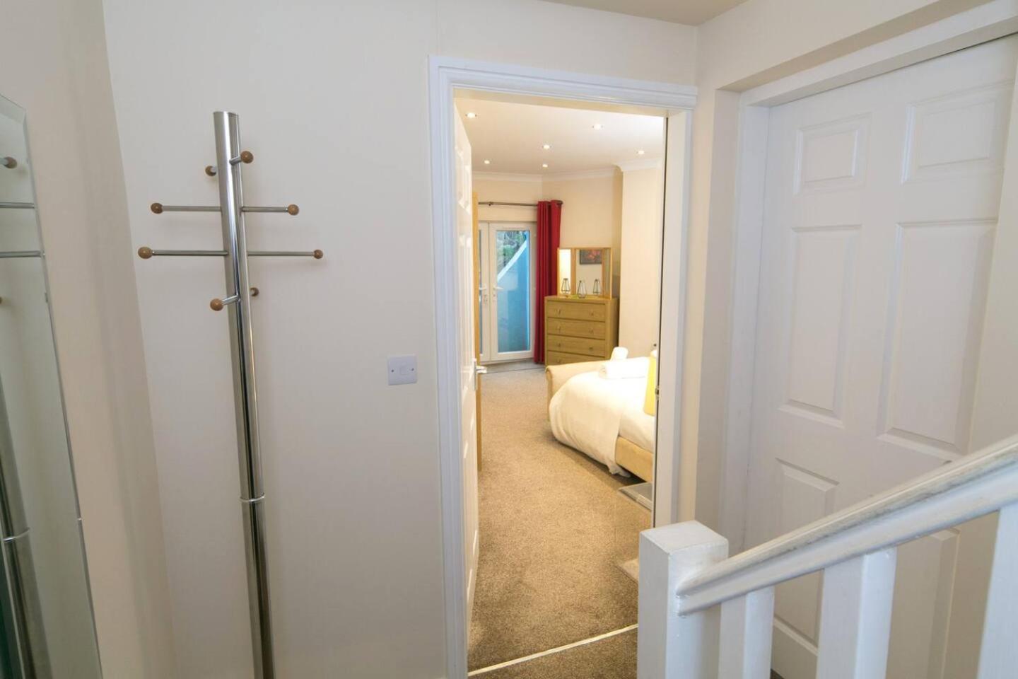 פוולהלי Pass The Keys Hafan Stylish 2 Bedroom Sea View Apartment מראה חיצוני תמונה
