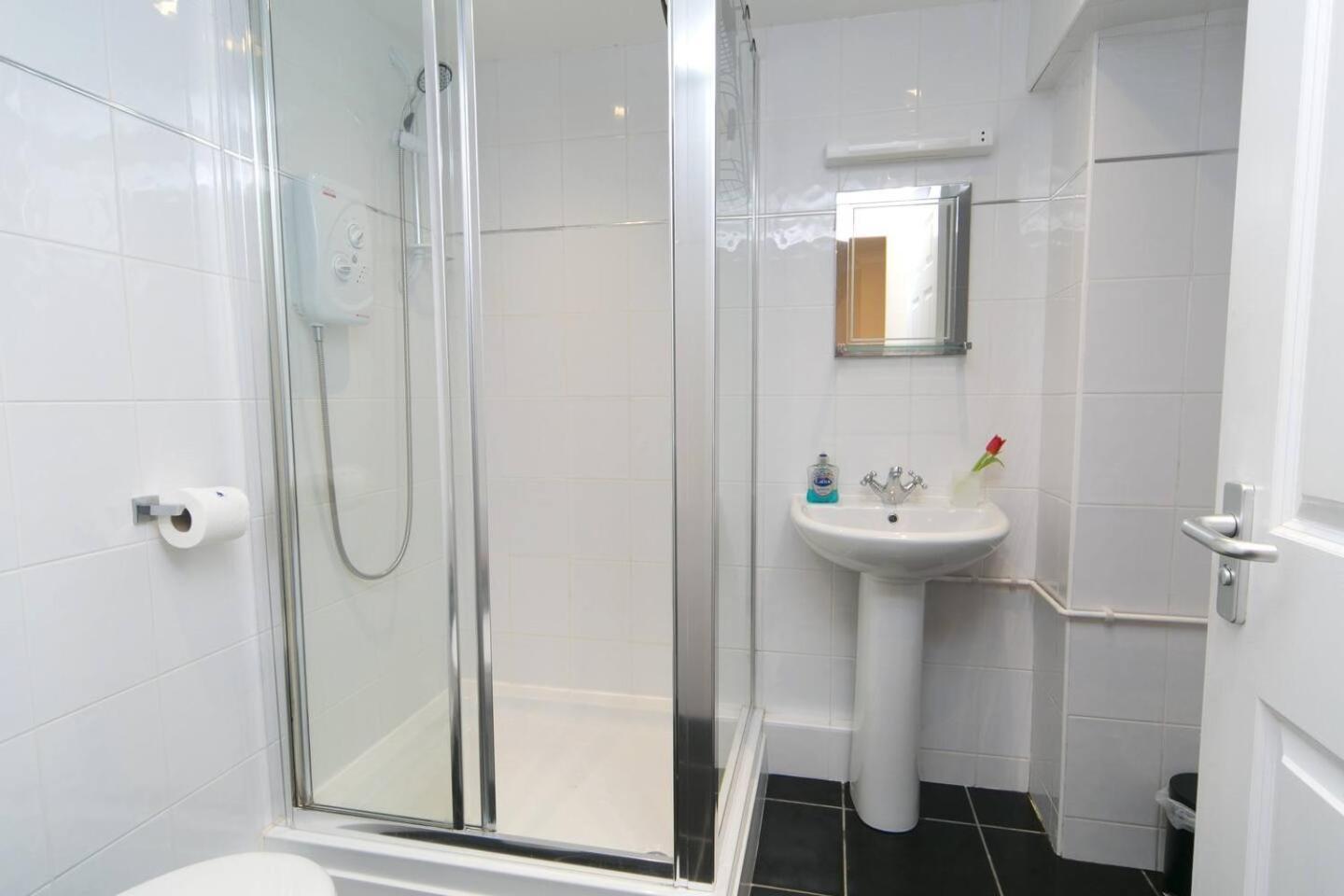 פוולהלי Pass The Keys Hafan Stylish 2 Bedroom Sea View Apartment מראה חיצוני תמונה